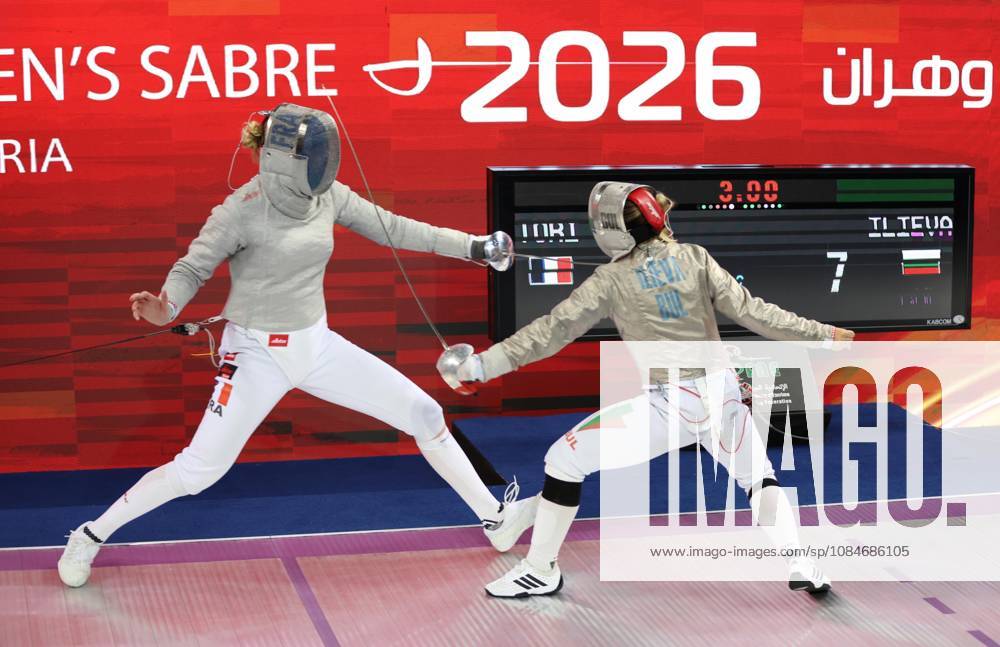 Coupe du Monde d escrime Oran 2026 la Francais Tori Toscane (gauche) affronte la bulgares Ilieva Yoana (droite), lors de la Finale individuelle du sabre fÃ minine, lors de la Coupe du monde d escrime 2026 a Oran, en Algerie, le 17 Octobre 2026 (Photo By Billel Bensalem APP Images) oran AlgÃ rie