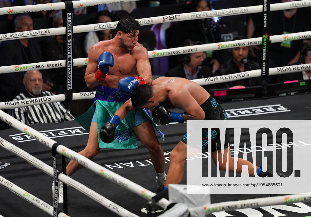 BOXING: Jaime Enrique Osuna vs Cristian Cangelosi in Las Vegas LAS VEGAS, NEVADA - OCTOBER 17: Jaime Enrique Osuna (in black short) and Cristian Cangelosi (in turquoise short) exchange punches during their middleweight fight on Saturday night at the Chelsea of The Cosmopolitan in Las Vegas, Nevada, United States on October 17, 2026. Tayfun Coskun Anadolu Nevada United States. Editorial use only. Please get in touch for any other usage.