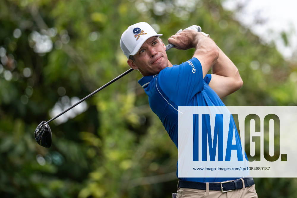 Paul CASEY from England, on the 1st Tee. Macau Open Golf 2026 Final Round. Macau Open Golf 2026 Final Round - ZUMAr144 20261018_zap_r144_012
