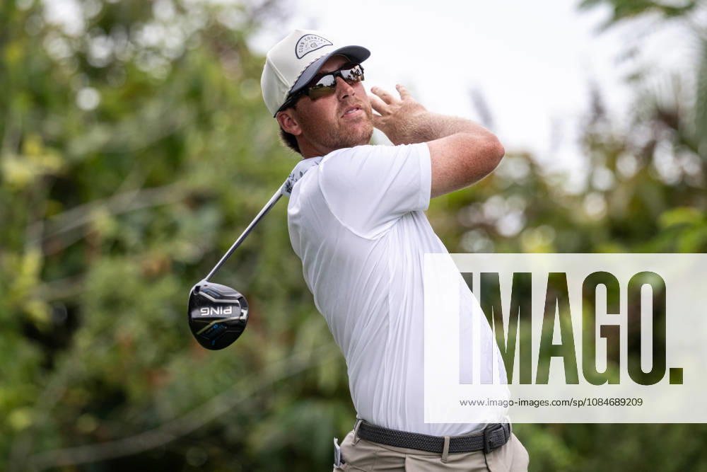 Andy OGLETREE from the USA on the 1st tee. Macau Open Golf 2026 Final Round. Macau Open Golf 2026 Final Round - ZUMAr144 20261018_zap_r144_014