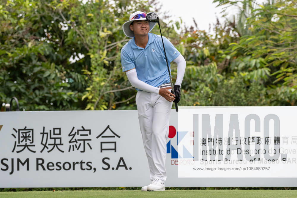 Chinas XU, Andi on the first tee.Macau Open Golf 2026 Final Round. Macau China - ZUMAr144 20261018_zap_r144_030