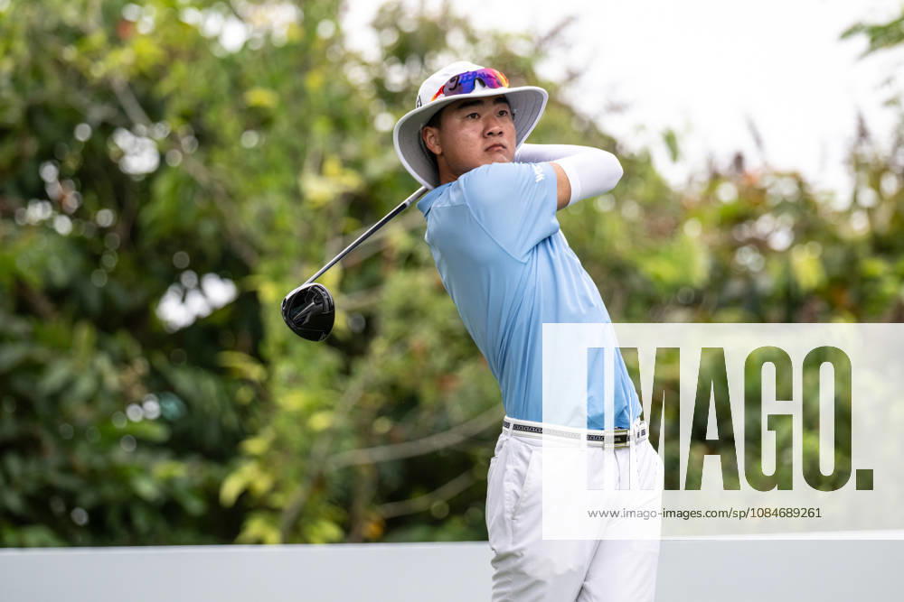 Chinas XU, Andi on the first tee.Macau Open Golf 2026 Final Round. Macau Open Golf 2026 Final Round - ZUMAr144 20261018_zap_r144_028