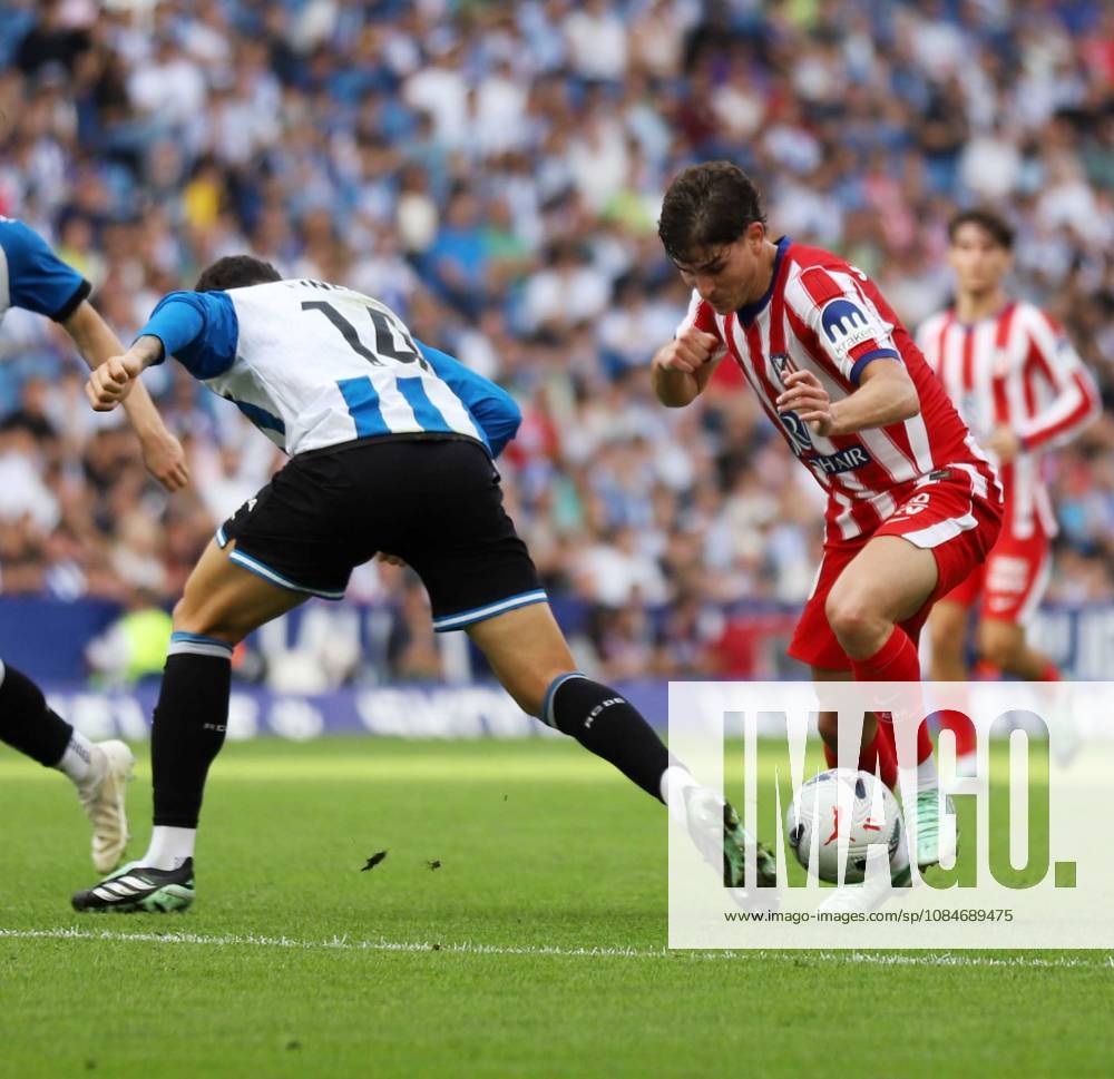 Barcelona Spain 17.10.2026 Unai Nuo±ez (Espanyol), Gabriel Moscardo (Espanyol) and Julian Alvarez (Atletico de Madrid) battle for the ball during the La Liga EA Sports between Espanyol and Atletico de Madrid at RCDE Stadium on 17 October 2026 in Barcelona. Soccer 2026 LaLiga: Espanyol 0-1 Atletico De Madrid - ZUMAu50_ 20261017_zsp_u50_029