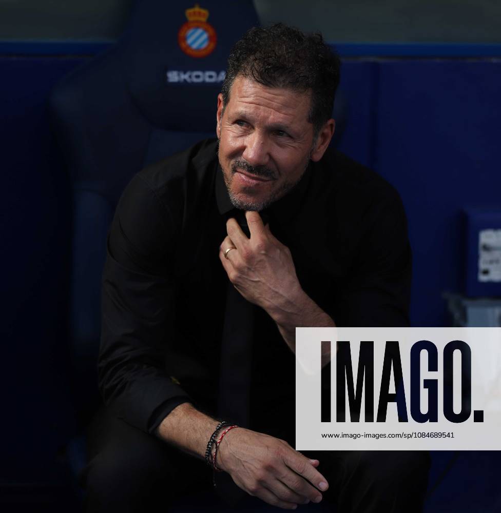 Barcelona Spain 17.10.2026 Diego Simeone coach (Atletico de Madrid) look during the La Liga EA Sports between Espanyol and Atletico de Madrid at RCDE Stadium on 17 October 2026 in Barcelona. Soccer 2026 LaLiga: Espanyol 0-1 Atletico De Madrid - ZUMAu50_ 20261017_zsp_u50_059