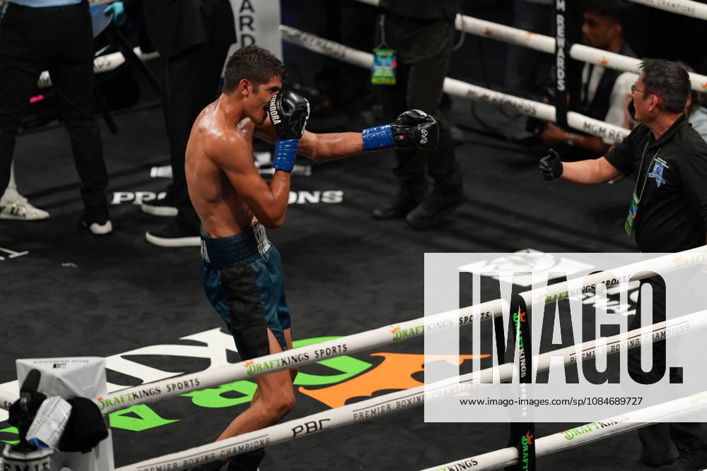 BOXING: Sebastian Fundora vs Ermal Hadribeaj in Las Vegas LAS VEGAS, NEVADA - OCTOBER 17: Sebastian Fundora reacts after he defeats Ermal Hadribeaj (not seen) during their WBC super welterweight World Championship, WM, Weltmeisterschaft title on Saturday night at the Chelsea of The Cosmopolitan in Las Vegas, Nevada, United States on October 17, 2026. Tayfun Coskun Anadolu Nevada United States. Editorial use only. Please get in touch for any other usage.