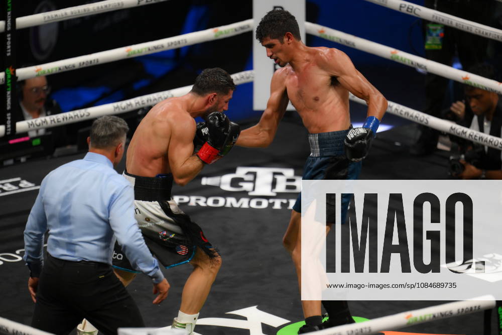 BOXING: Sebastian Fundora vs Ermal Hadribeaj in Las Vegas LAS VEGAS, NEVADA - OCTOBER 17: Sebastian Fundora (in blue glove) defeats Ermal Hadribeaj (in red glove) during their WBC super welterweight World Championship, WM, Weltmeisterschaft title on Saturday night at the Chelsea of The Cosmopolitan in Las Vegas, Nevada, United States on October 17, 2026. Tayfun Coskun Anadolu Nevada United States. Editorial use only. Please get in touch for any other usage.