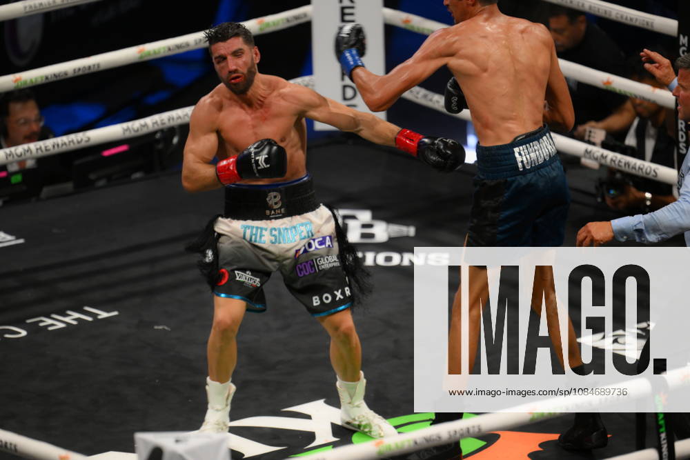 BOXING: Sebastian Fundora vs Ermal Hadribeaj in Las Vegas LAS VEGAS, NEVADA - OCTOBER 17: Sebastian Fundora (in blue glove) defeats Ermal Hadribeaj (in red glove) during their WBC super welterweight World Championship, WM, Weltmeisterschaft title on Saturday night at the Chelsea of The Cosmopolitan in Las Vegas, Nevada, United States on October 17, 2026. Tayfun Coskun Anadolu Nevada United States. Editorial use only. Please get in touch for any other usage.