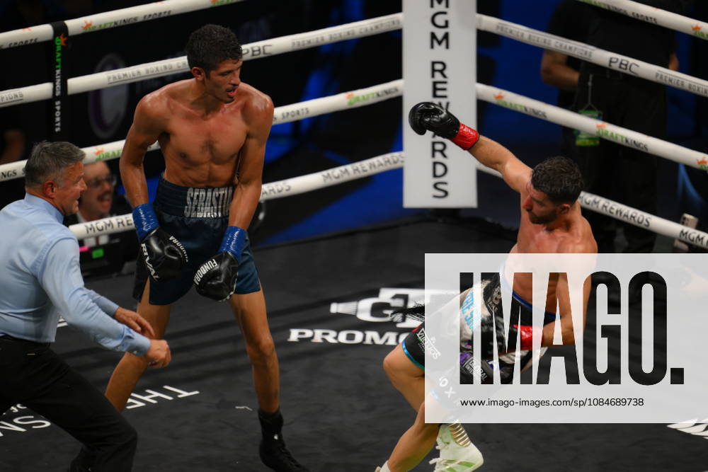 BOXING: Sebastian Fundora vs Ermal Hadribeaj in Las Vegas LAS VEGAS, NEVADA - OCTOBER 17: Sebastian Fundora (in blue glove) defeats Ermal Hadribeaj (in red glove) during their WBC super welterweight World Championship, WM, Weltmeisterschaft title on Saturday night at the Chelsea of The Cosmopolitan in Las Vegas, Nevada, United States on October 17, 2026. Tayfun Coskun Anadolu Nevada United States. Editorial use only. Please get in touch for any other usage.