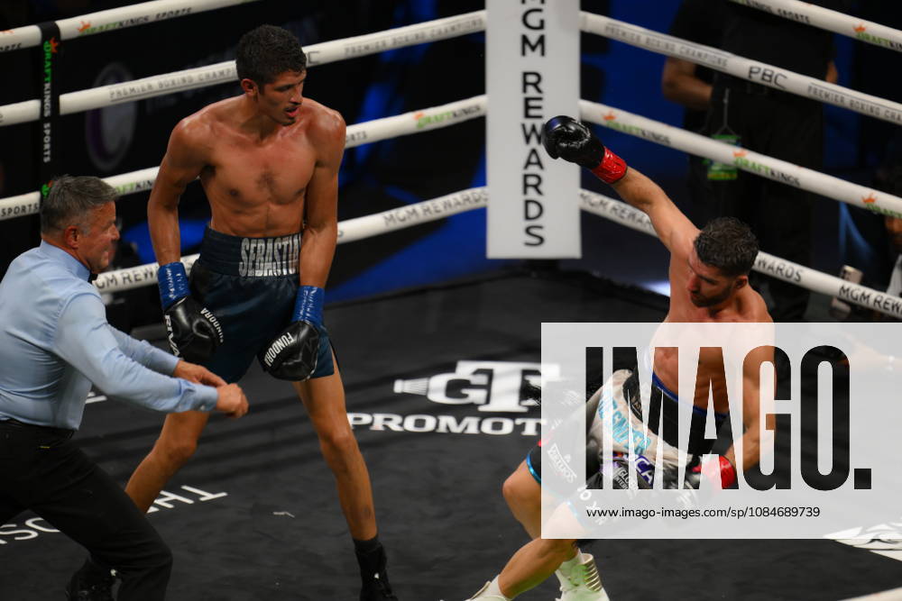 BOXING: Sebastian Fundora vs Ermal Hadribeaj in Las Vegas LAS VEGAS, NEVADA - OCTOBER 17: Sebastian Fundora (in blue glove) defeats Ermal Hadribeaj (in red glove) during their WBC super welterweight World Championship, WM, Weltmeisterschaft title on Saturday night at the Chelsea of The Cosmopolitan in Las Vegas, Nevada, United States on October 17, 2026. Tayfun Coskun Anadolu Nevada United States. Editorial use only. Please get in touch for any other usage.