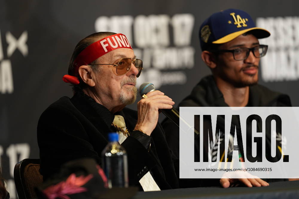 BOXING: Sebastian Fundora vs Ermal Hadribeaj in Las Vegas LAS VEGAS, NEVADA - OCTOBER 17: Freddy Fundora, father and trainer of boxer Sebastian Fundora, speaks during a post-fight press conference, PK, Pressekonferenz following his son s WBC super welterweight world title bout against Ermal Hadribeaj (not seen) at The Chelsea at The Cosmopolitan in Las Vegas, Nevada, United States, on October 17, 2026. Tayfun Coskun Anadolu Nevada United States. Editorial use only. Please get in touch for any other usage.