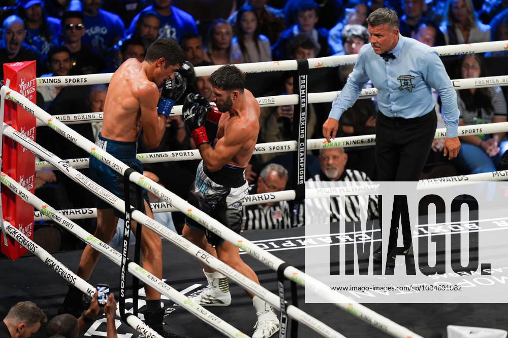 BOXING: Sebastian Fundora vs Ermal Hadribeaj in Las Vegas LAS VEGAS, NEVADA, UNITED STATES - OCTOBER 17: Sebastian Fundora (blue) defeats Ermal Hadribeaj (red) during their WBC super welterweight World Championship, WM, Weltmeisterschaft title on Saturday night at the Chelsea of The Cosmopolitan in Las Vegas, Nevada, United States on October 17, 2026. Tayfun Coskun Anadolu Nevada United States. Editorial use only. Please get in touch for any other usage.