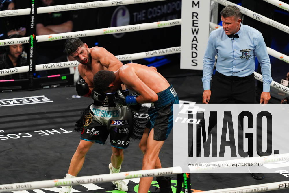 BOXING: Sebastian Fundora vs Ermal Hadribeaj in Las Vegas LAS VEGAS, NEVADA, UNITED STATES - OCTOBER 17: Sebastian Fundora (blue) defeats Ermal Hadribeaj (red) during their WBC super welterweight World Championship, WM, Weltmeisterschaft title on Saturday night at the Chelsea of The Cosmopolitan in Las Vegas, Nevada, United States on October 17, 2026. Tayfun Coskun Anadolu Nevada United States. Editorial use only. Please get in touch for any other usage.