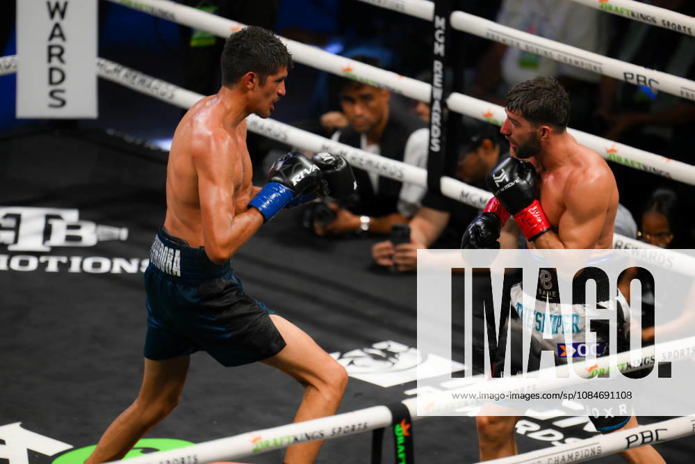 BOXING: Sebastian Fundora vs Ermal Hadribeaj in Las Vegas LAS VEGAS, NEVADA, UNITED STATES - OCTOBER 17: Sebastian Fundora (blue) defeats Ermal Hadribeaj (red) during their WBC super welterweight World Championship, WM, Weltmeisterschaft title on Saturday night at the Chelsea of The Cosmopolitan in Las Vegas, Nevada, United States on October 17, 2026. Tayfun Coskun Anadolu Nevada United States. Editorial use only. Please get in touch for any other usage.