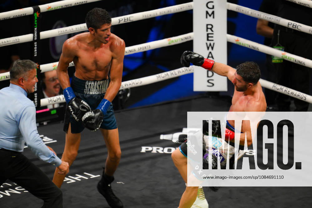 BOXING: Sebastian Fundora vs Ermal Hadribeaj in Las Vegas LAS VEGAS, NEVADA, UNITED STATES - OCTOBER 17: Sebastian Fundora (blue) defeats Ermal Hadribeaj (red) during their WBC super welterweight World Championship, WM, Weltmeisterschaft title on Saturday night at the Chelsea of The Cosmopolitan in Las Vegas, Nevada, United States on October 17, 2026. Tayfun Coskun Anadolu Nevada United States. Editorial use only. Please get in touch for any other usage.