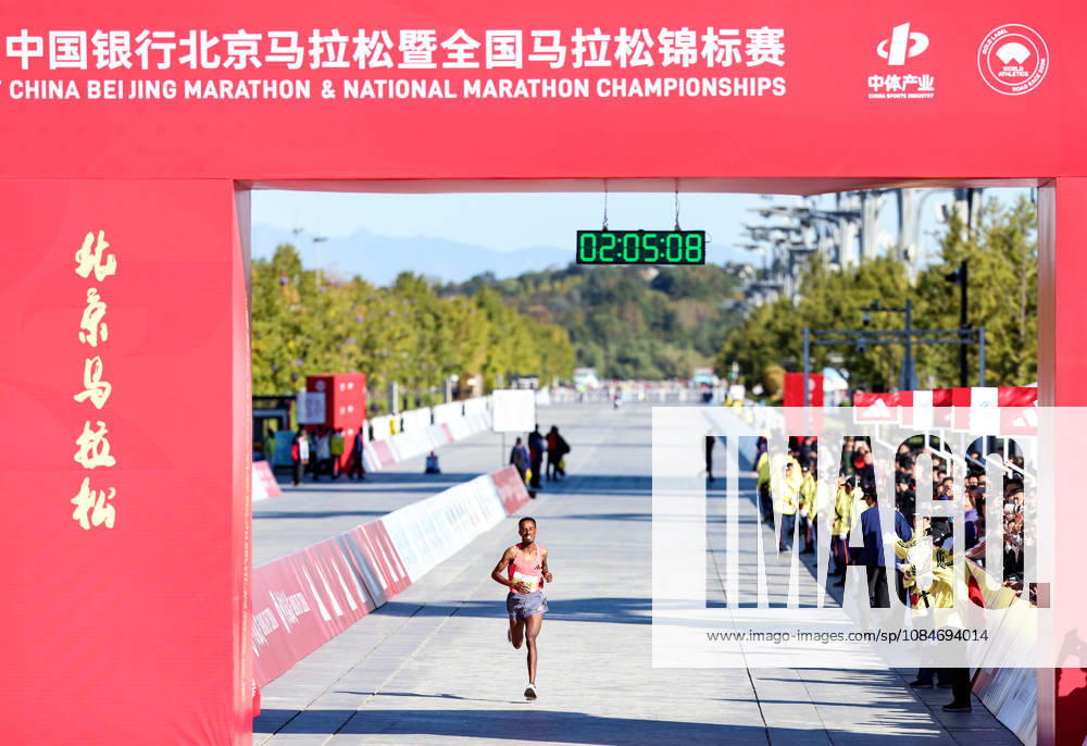 (261018) -- BEIJING, Oct. 18, 2026 -- Adane Kebede Gebre of Ethiopia sprints to the finish line to win the third place of the men s marathon event during the 2026 Beijing Marathon & National Marathon Championships in Beijing, capital of China, Oct. 18, 2026. ) (SP)CHINA-BEIJING-2026 BEIJING MARATHON(CN) LuoxYuan
