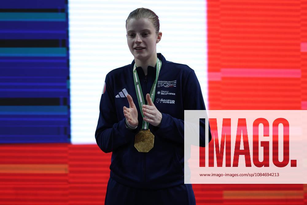 FIE Fencing World Cup in Algeria ORAN, ALGERIA - OCTOBER 18: French fencer Toscane Tori receives her gold medal during the award ceremony at the FIE Fencing World Cup at the Miloud Hadefi Olympic Complex in Oran, Algeria, on October 18, 2026. Tori defeats Bulgaria s Yoana Ilieva 15-12 in the women s individual sabre final to claim her first career World Cup title. Farouk Batiche Anadolu Oran Algeria. Editorial use only. Please get in touch for any other usage.