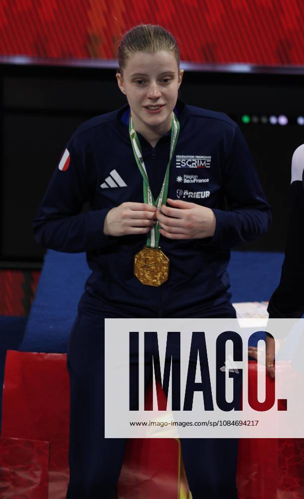 FIE Fencing World Cup in Algeria ORAN, ALGERIA - OCTOBER 18: French fencer Toscane Tori receives her gold medal during the award ceremony at the FIE Fencing World Cup at the Miloud Hadefi Olympic Complex in Oran, Algeria, on October 18, 2026. Tori defeats Bulgaria s Yoana Ilieva 15-12 in the women s individual sabre final to claim her first career World Cup title. Farouk Batiche Anadolu Oran Algeria. Editorial use only. Please get in touch for any other usage.