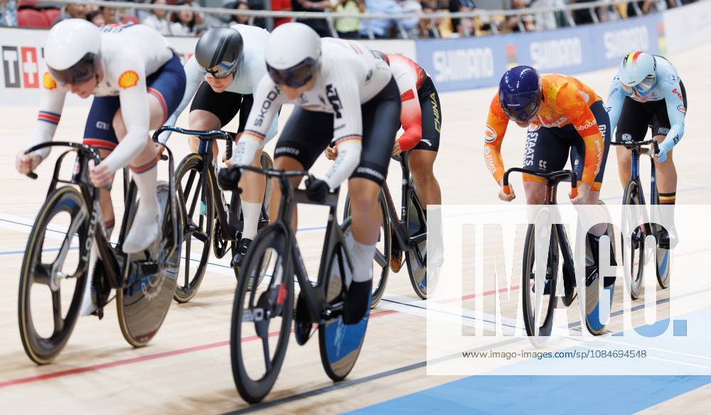 Belgian Zita Gheysens (r) crosses the finish line during the final of the Womens Keirin event at the UCI Track cycling, Rad, Radsport, Bahnrad, Bahn World Championships in Shanghai, China on Sunday 18 October 2026. The worlds are taking place from 14 to 18 October 2026. BENOITxDOPPAGNE x190178137x