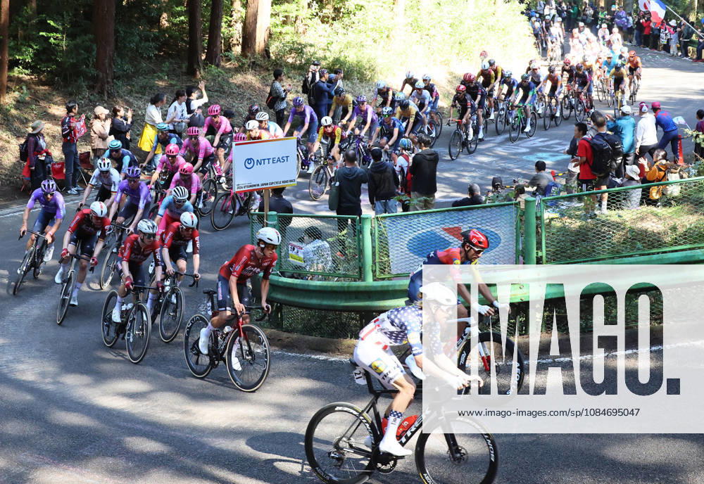Utsunomiya, Japan - American cyclist Quinn Simmons (bottom) of Lidl-Trek and a pack of cyclists climb a mountain at the Utsunomiya Japan Cup Cycle Road Race in Utsunomiya, 100km north of Tokyo on Sunday, October 18, 2026. Quin Simmons won the 144km race. (photo by Yoshio Tsunoda AFLO) Noxthirdxpartyxsales 0869839634st YoshioxTsunodax