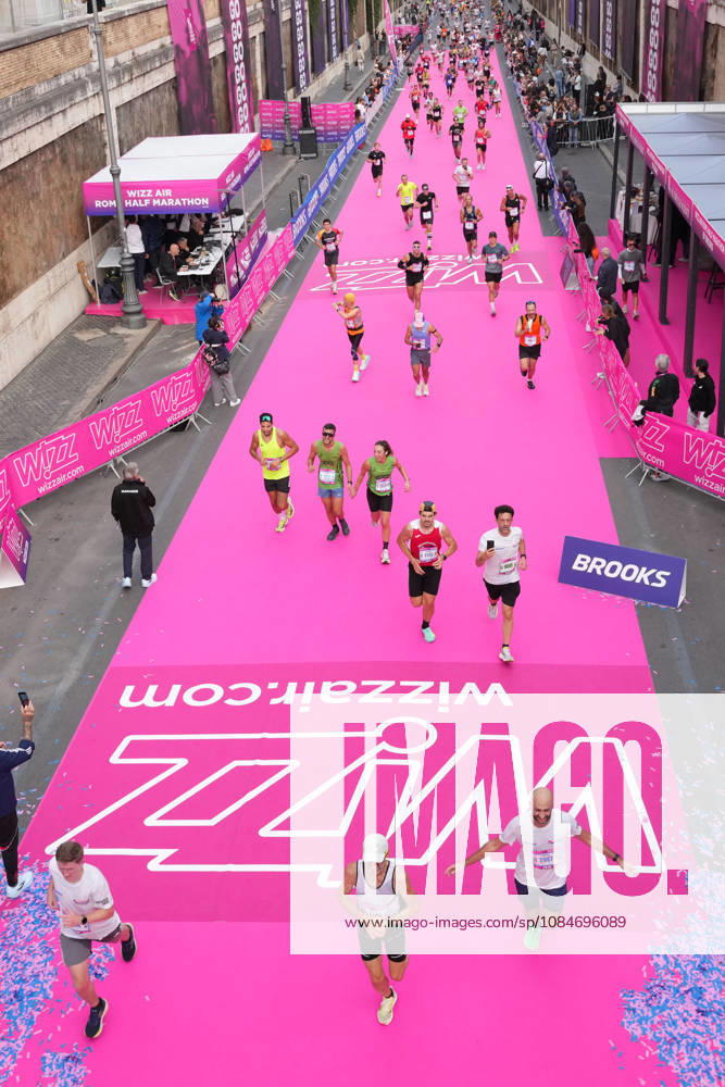 A moment of during the 3th edition of the Wizz Air Rome Half Marathon by Brooks 2026 Rome s, Italy - Sunday, October 18, 2026. ( Photo by Alfredo Falcone LaPresse )