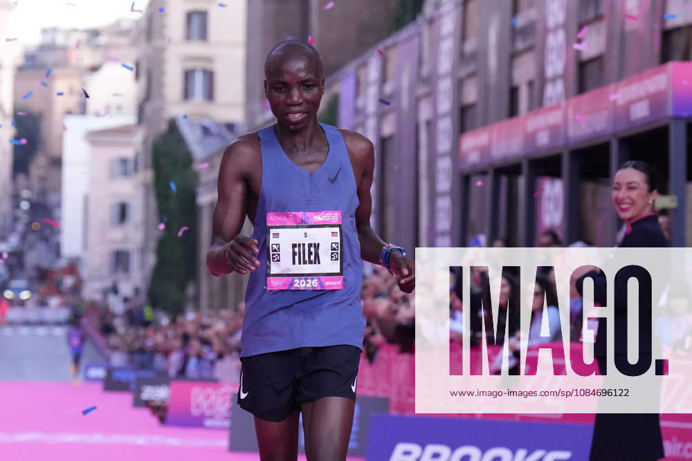 The winner Kibet Filex during the 3th edition of the Wizz Air Rome Half Marathon by Brooks 2026 Rome s, Italy - Sunday, October 18, 2026. ( Photo by Alfredo Falcone LaPresse )