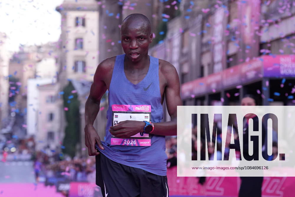 The winner Kibet Filex during the 3th edition of the Wizz Air Rome Half Marathon by Brooks 2026 Rome s, Italy - Sunday, October 18, 2026. ( Photo by Alfredo Falcone LaPresse )