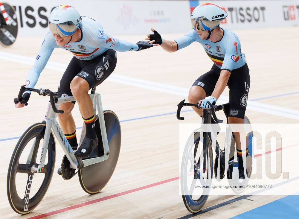 Belgian Fabio Van den Bossche and Belgian Lindsay De Vylder pictured in action during the Madison event at the UCI Track cycling, Rad, Radsport, Bahnrad, Bahn World Championships in Shanghai, China on Sunday 18 October 2026. The worlds are taking place from 14 to 18 October 2026. BENOITxDOPPAGNE x190183834x