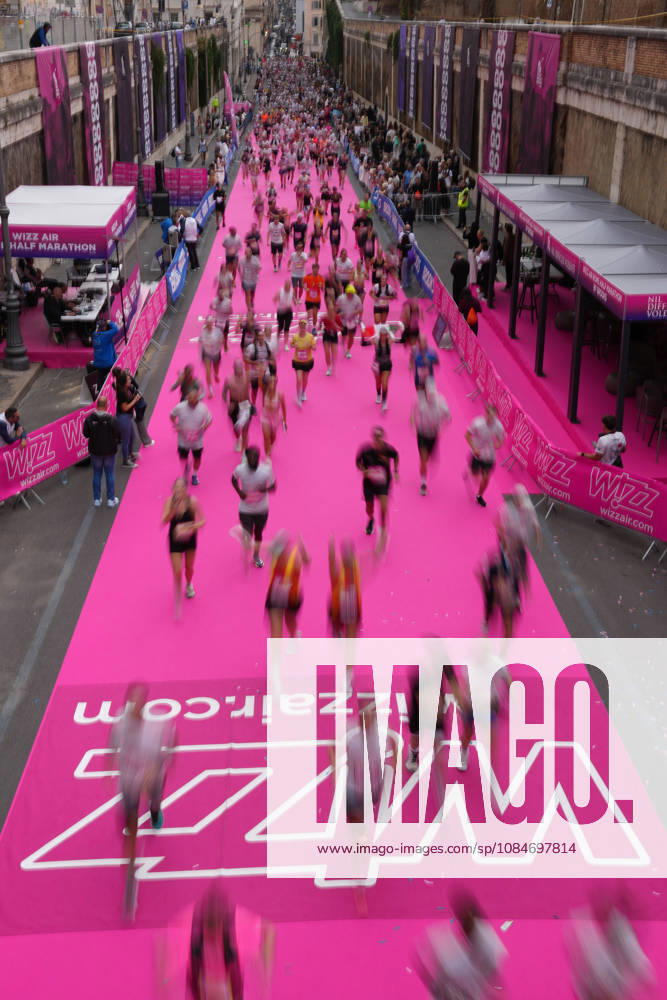 A moment of during the 3th edition of the Wizz Air Rome Half Marathon by Brooks 2026 Rome s, Italy - Sunday, October 18, 2026. ( Photo by Alfredo Falcone LaPresse )