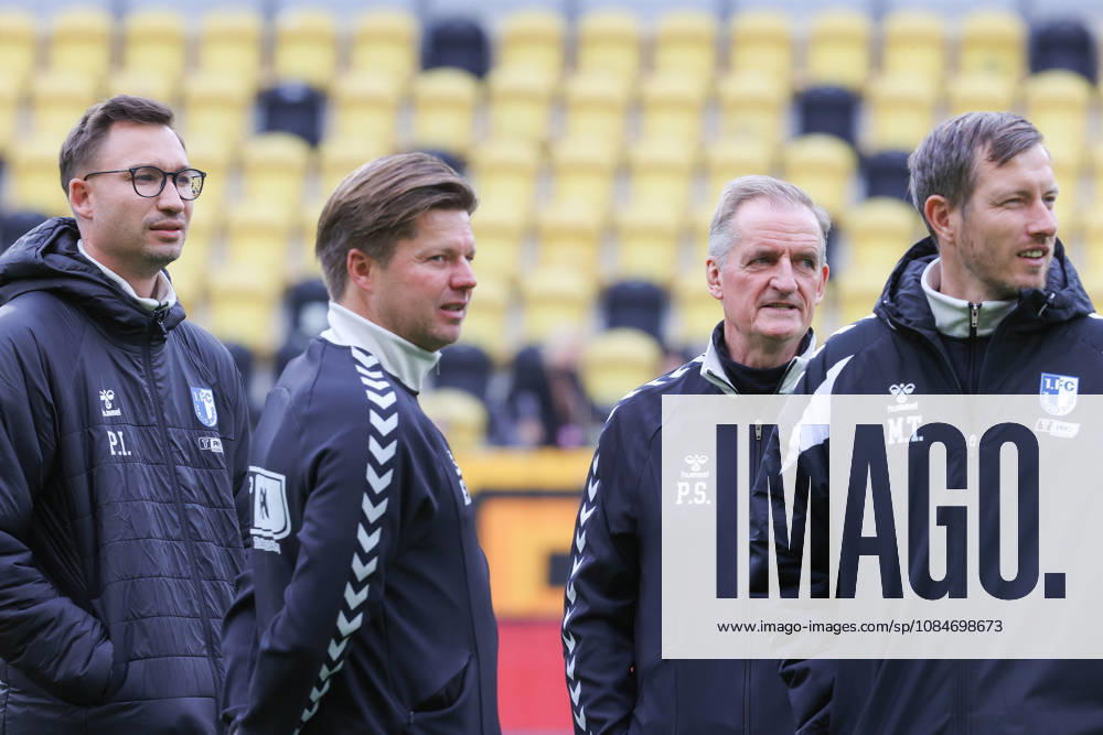 Fussball 2. Bundesliga, SG Dynamo Dresden - 1. FC Magdeburg, v.l. Pascal Ibold (Magdeburg, Trainer), Co Trainer Erwin Bradasch, Petrik Sander (Magdeburg, Trainer), Co Trainer Matthias Tischer Dresden