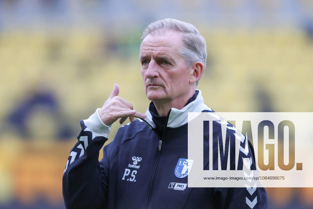 Fussball 2. Bundesliga, SG Dynamo Dresden - 1. FC Magdeburg, v.l. Petrik Sander (Magdeburg, Trainer) Portrait, Portraet, Einzelbild Dresden
