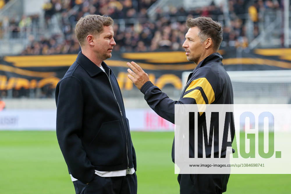 Fussball 2. Bundesliga, SG Dynamo Dresden - 1. FC Magdeburg, v.l. Peer Jaekel (Magdeburg, Sportdirektor), Sören Gonther (Dresden) Dresden