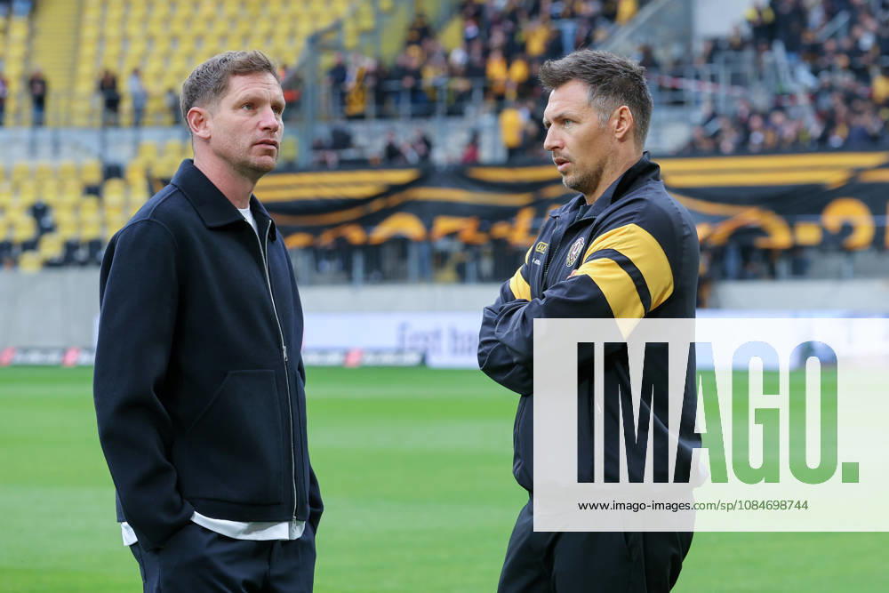 Fussball 2. Bundesliga, SG Dynamo Dresden - 1. FC Magdeburg, v.l. Peer Jaekel (Magdeburg, Sportdirektor), Sören Gonther (Dresden) Dresden