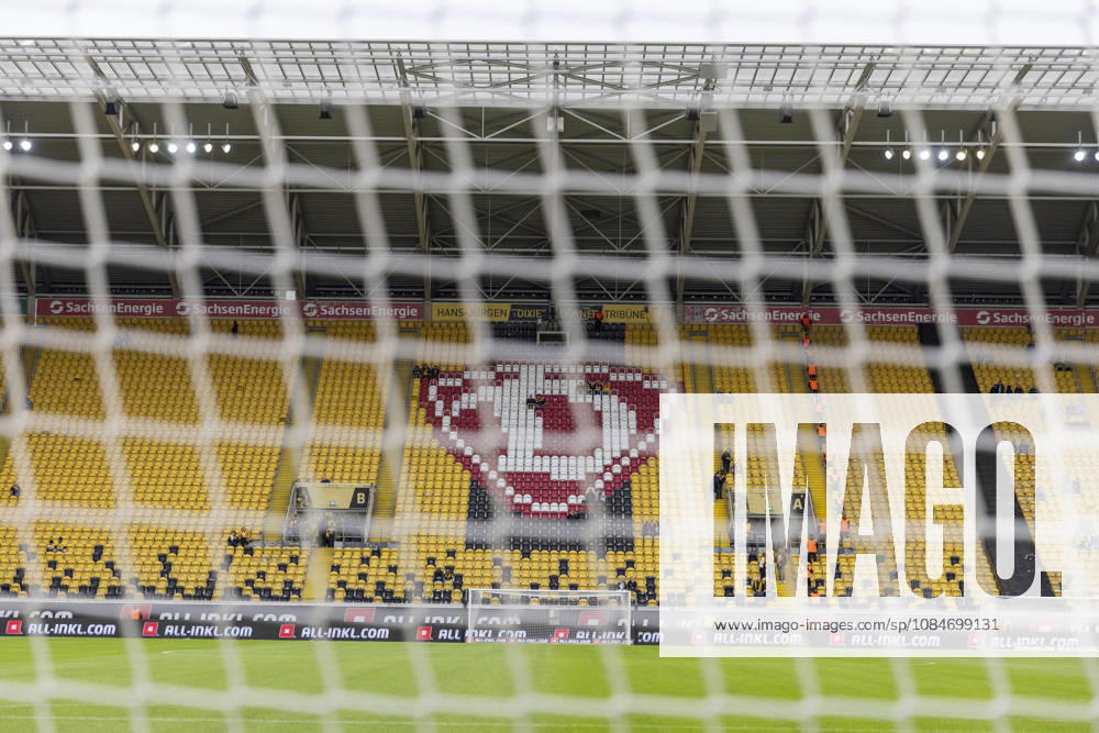 GER, Dresden, Fussball, 2. Bundesliga, 8. Spieltag, Dynamo Dresden vs. 1. FC Magdeburg im Bild v.l.: Stadion innen, Ansicht mit Dynamo Logo durch Tornetz 18.10.2026, Rudolf-Harbig Stadion Dresden DFL DFB REGULATIONS PROHIBIT ANY USE OF PHOTOGRAPHS AS IMAGE SEQUENCES AND OR QUASI-VIDEO,