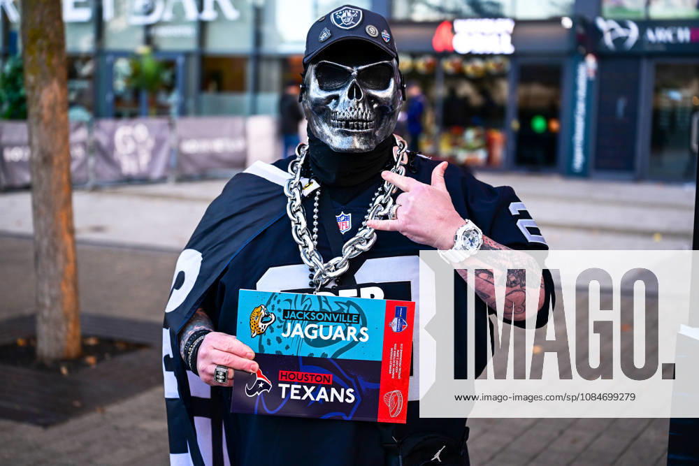 Jacksonville Jaguars v Houston Texans, International Series Fans arriving ahead of the International Series match between Jacksonville Jaguars and Houston Texans at Wembley Stadium, London, UK on 18 October 2026. Editorial use only ,