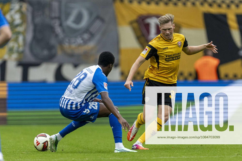 GER, Dresden, Fussball, 2. Bundesliga, 8. Spieltag, Dynamo Dresden vs. 1. FC Magdeburg im Bild v.l.: Pierre Nadjombe (FC Magdeburg 28), Jonas Sterner (Dynamo Dresden 32), Zweikampf 18.10.2026, Rudolf-Harbig Stadion Dresden DFL DFB REGULATIONS PROHIBIT ANY USE OF PHOTOGRAPHS AS IMAGE SEQUENCES AND OR QUASI-VIDEO,