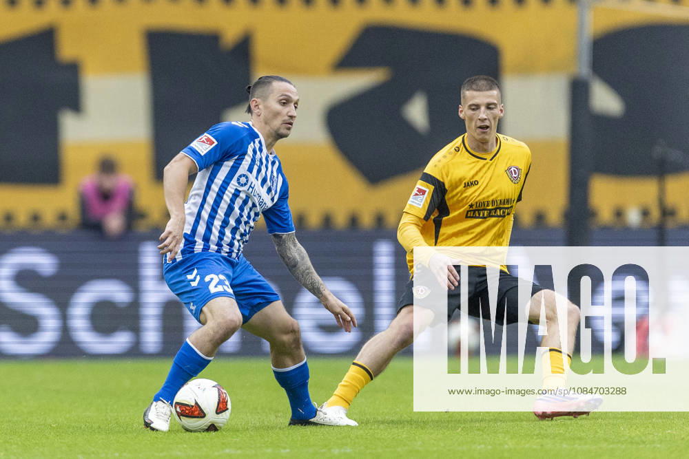 GER, Dresden, Fussball, 2. Bundesliga, 8. Spieltag, Dynamo Dresden vs. 1. FC Magdeburg im Bild v.l.: Baris Atik (FC Magdeburg 23), Tobias Raschl (Dynamo Dresden 21), Zweikampf 18.10.2026, Rudolf-Harbig Stadion Dresden DFL DFB REGULATIONS PROHIBIT ANY USE OF PHOTOGRAPHS AS IMAGE SEQUENCES AND OR QUASI-VIDEO,