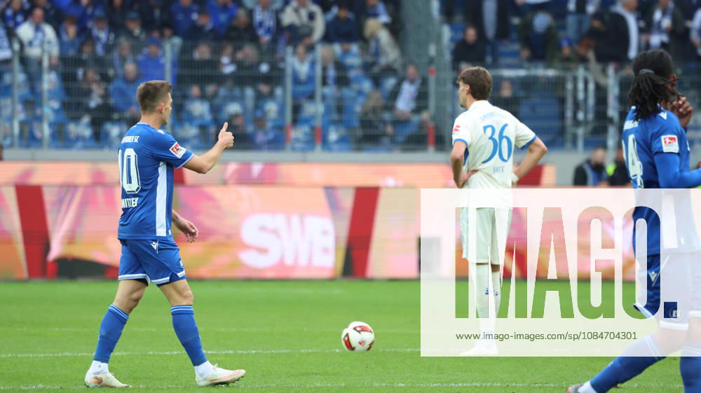 Fussball 2.Bundesliga, Karlsruher SC - SV Darmstadt 98 v.l. Marvin Wanitzek (Karlsruher SC) jubelt nach seinem Tor zum 2:0 Karlsruhe