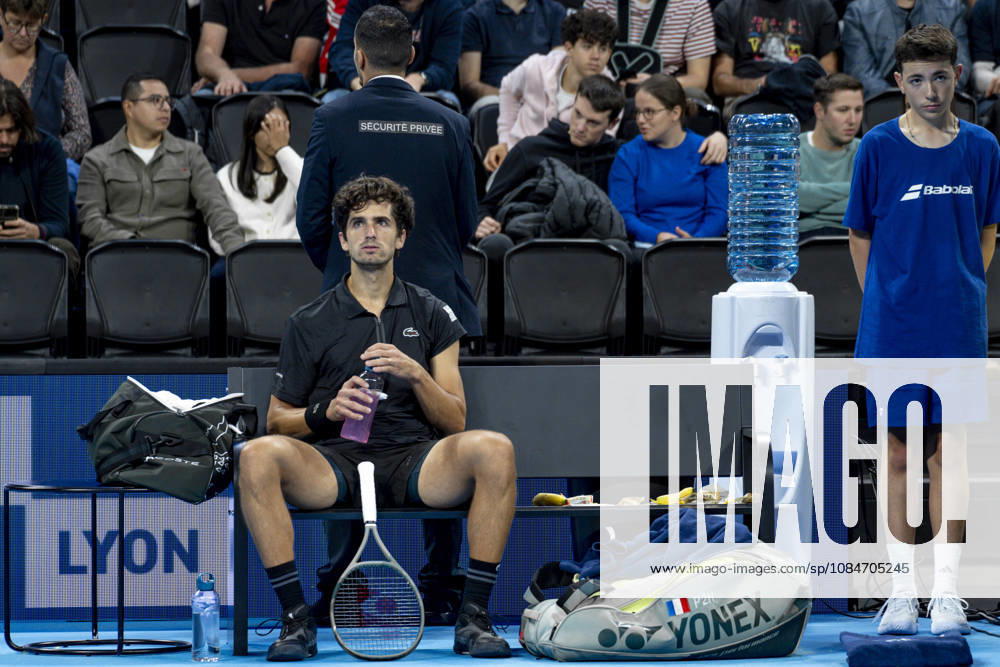 TENNIS : ATP, Tennis Herren 250 - Grand Tennis AURA - Decines (France) 18 10 2026 Pierre-Hugues HERBERT(FRA) secures a three-set victory over Jurij Rodionov during the qualifying tournament of the Auvergne Rhône-Alpes Grand Prix at the LDLC Arena in Décines on October 18, 2026. Photo Sandrine Thesillat PsNewZ