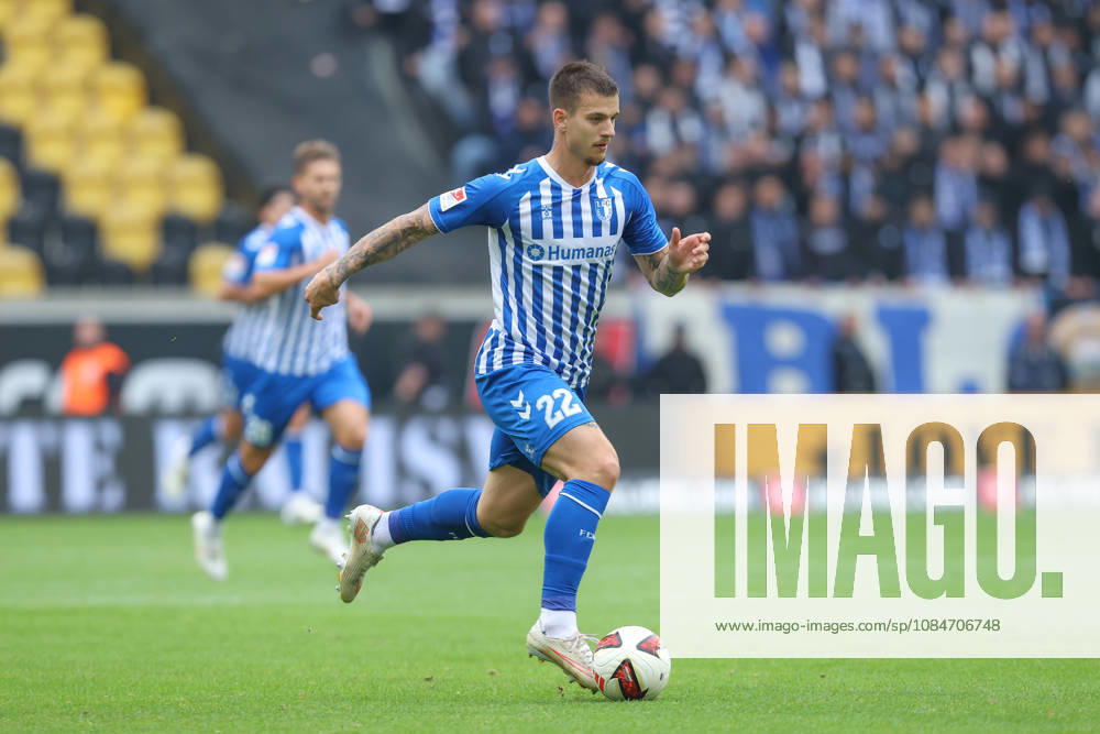 Fussball 2. Bundesliga, SG Dynamo Dresden - 1. FC Magdeburg, v.l. Mateusz Zukowski (Magdeburg, 22) Dresden