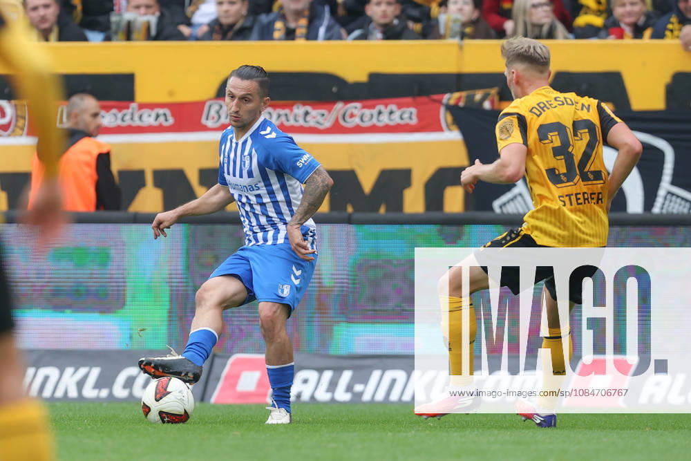 Fussball 2. Bundesliga, SG Dynamo Dresden - 1. FC Magdeburg, v.l. Baris Atik (Magdeburg, 23) Dresden