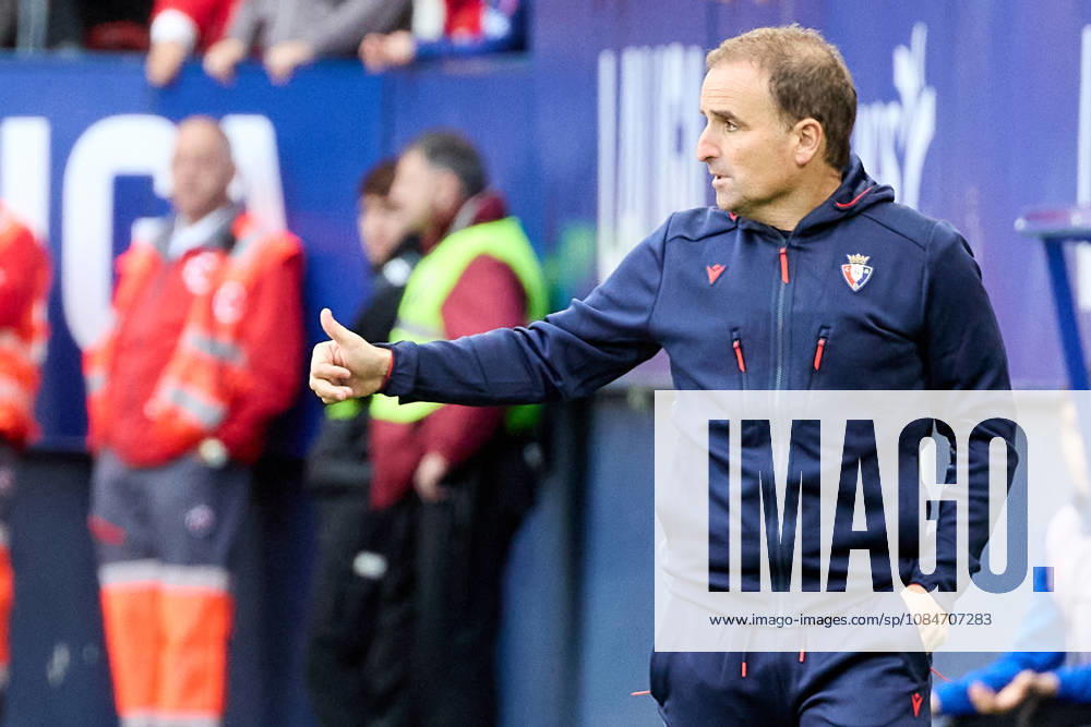 LaLiga EASports 2026 27 CA Osasuna v Racing de Santander Jagoba Arrasate (Coach. OSA) in action during the football match of LaLiga EA Sports between CA Osasuna and Racing de Santander played at El Sadar stadium in Pamplona (Spain) on Oct 18 2026. Credit: Inigo Alzugaray Agencia LOF Pamplona LaLiga EASports 2026 27 CA Osasuna v Racing de Santander