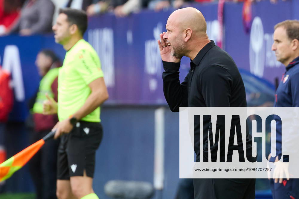 LaLiga EASports 2026 27 CA Osasuna v Racing de Santander Jose Alberto Lopez (Coach. RAC) in action during the football match of LaLiga EA Sports between CA Osasuna and Racing de Santander played at El Sadar stadium in Pamplona (Spain) on Oct 18 2026. Credit: Inigo Alzugaray Agencia LOF Pamplona LaLiga EASports 2026 27 CA Osasuna v Racing de Santander
