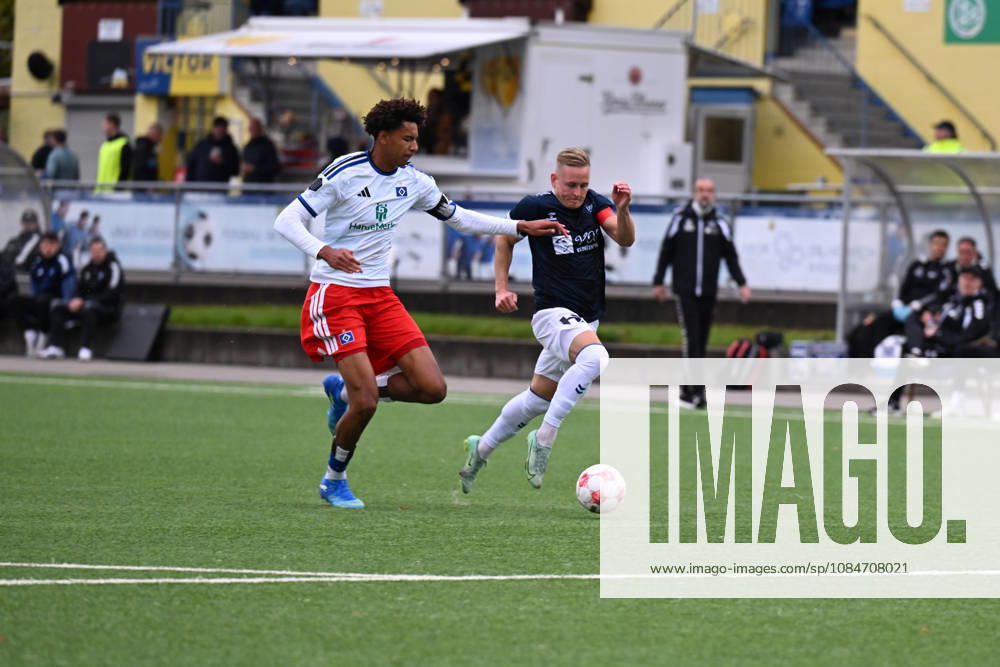 GER, Fussball, Regionalliga Nord, 14.Spieltag, Saison 2026 2027, Hamburg, Stadion Hohe Luft, Hamburger SV II U23 vs VfB Oldenburg, Jason BISSI-MOUELLE ( Hamburger SV II 19 ) Kai PRÖGER PROEGER ( VfB Oldenburg 11 ) Hamburg Stadion Hohe Luft Schleswig-Holstein Deutschland