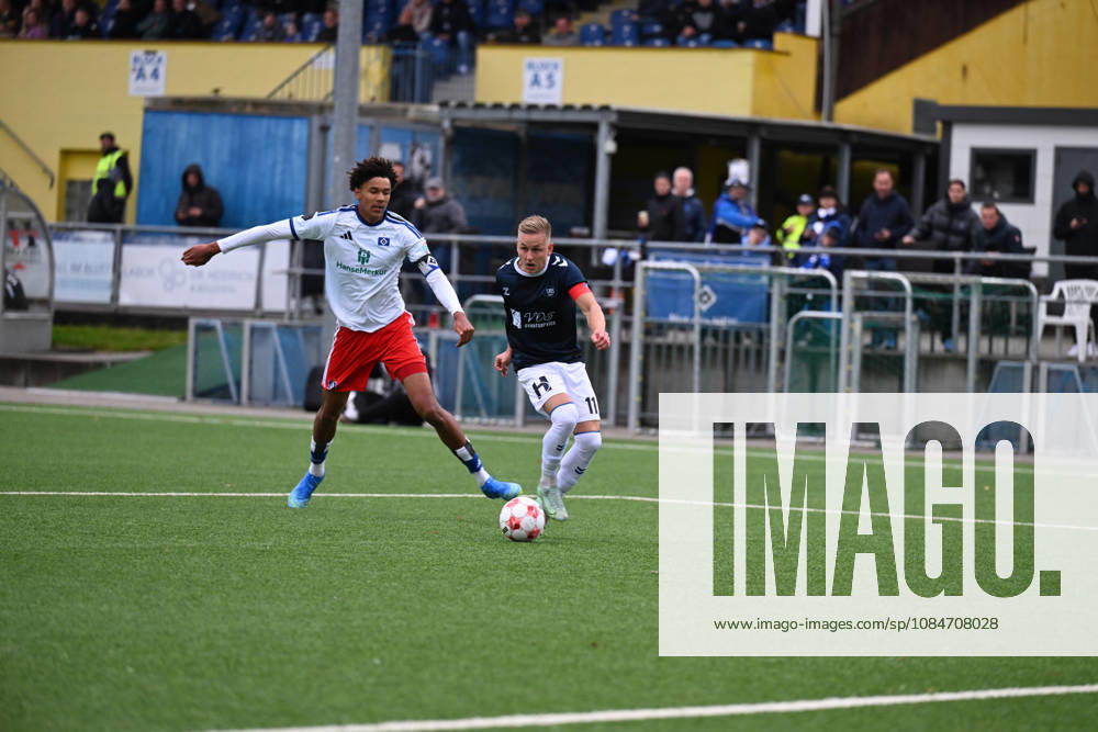 GER, Fussball, Regionalliga Nord, 14.Spieltag, Saison 2026 2027, Hamburg, Stadion Hohe Luft, Hamburger SV II U23 vs VfB Oldenburg, Kai PRÖGER PROEGER ( VfB Oldenburg 11 ) Jason BISSI-MOUELLE ( Hamburger SV II 19 ) Hamburg Stadion Hohe Luft Schleswig-Holstein Deutschland