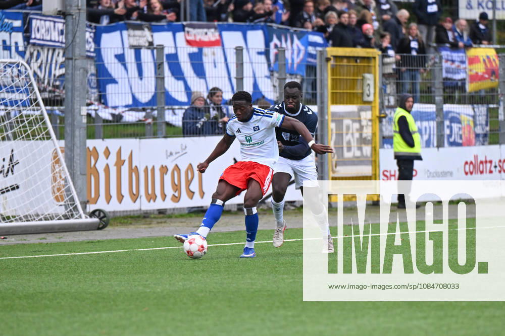 GER, Fussball, Regionalliga Nord, 14.Spieltag, Saison 2026 2027, Hamburg, Stadion Hohe Luft, Hamburger SV II U23 vs VfB Oldenburg, Kelvin OJO ( Hamburger SV II 11 ) Anour ADAM ( VfB Oldenburg 5 ) Hamburg Stadion Hohe Luft Schleswig-Holstein Deutschland