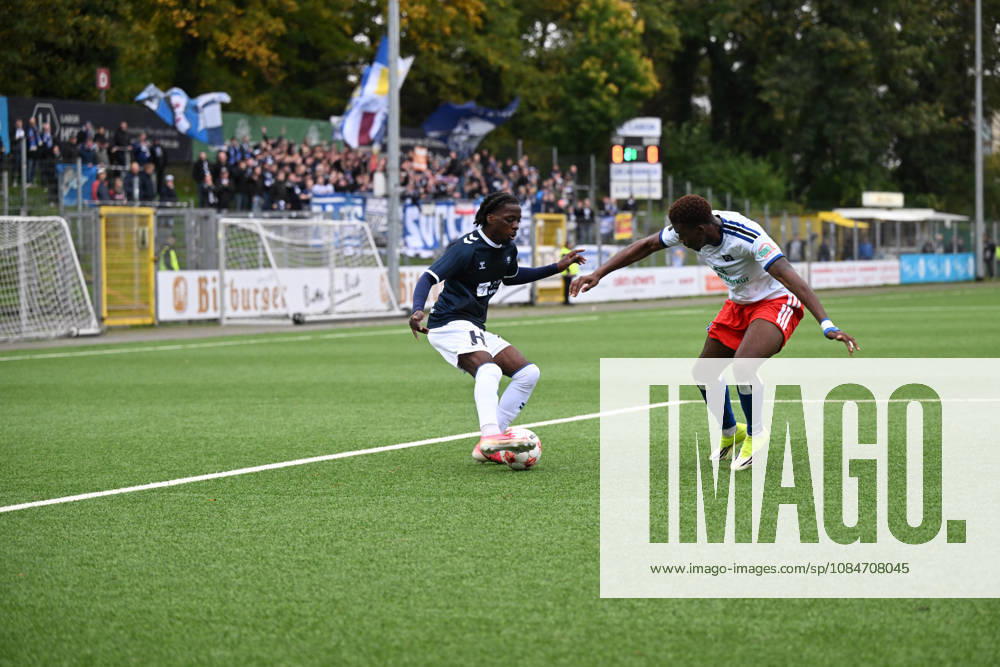 GER, Fussball, Regionalliga Nord, 14.Spieltag, Saison 2026 2027, Hamburg, Stadion Hohe Luft, Hamburger SV II U23 vs VfB Oldenburg, Glory KIVETA-NDONGALASIYA( VfB Oldenburg 18 ) Joel AGYEKUM ( Hamburger SV II 5 ) Hamburg Stadion Hohe Luft Schleswig-Holstein Deutschland