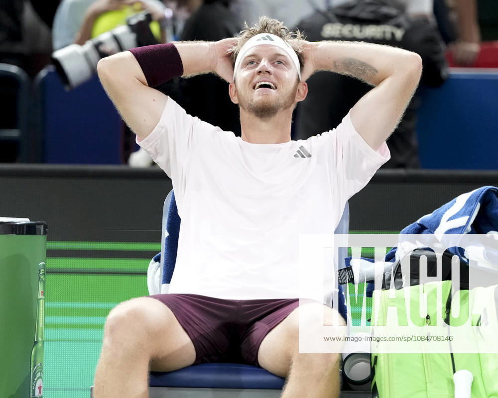 (261018) -- SHANGHAI, Oct. 18, 2026 -- Alejandro Davidovich Fokina of Spain reacts after the men s singles final match against Rafael Jodar of Spain at the 2026 ATP, Tennis Herren tour Shanghai Masters tennis tournament in Shanghai, China, Oct. 18, 2026. ) (SP)CHINA-SHANGHAI-TENNIS-SHANGHAI MASTERS-MEN S SINGLES (CN) WangxXiang
