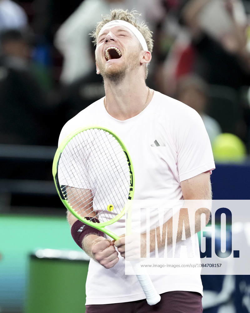 (261018) -- SHANGHAI, Oct. 18, 2026 -- Alejandro Davidovich Fokina of Spain celebrates after the men s singles final match against Rafael Jodar of Spain at the 2026 ATP, Tennis Herren tour Shanghai Masters tennis tournament in Shanghai, China, Oct. 18, 2026. ) (SP)CHINA-SHANGHAI-TENNIS-SHANGHAI MASTERS-MEN S SINGLES (CN) WangxXiang
