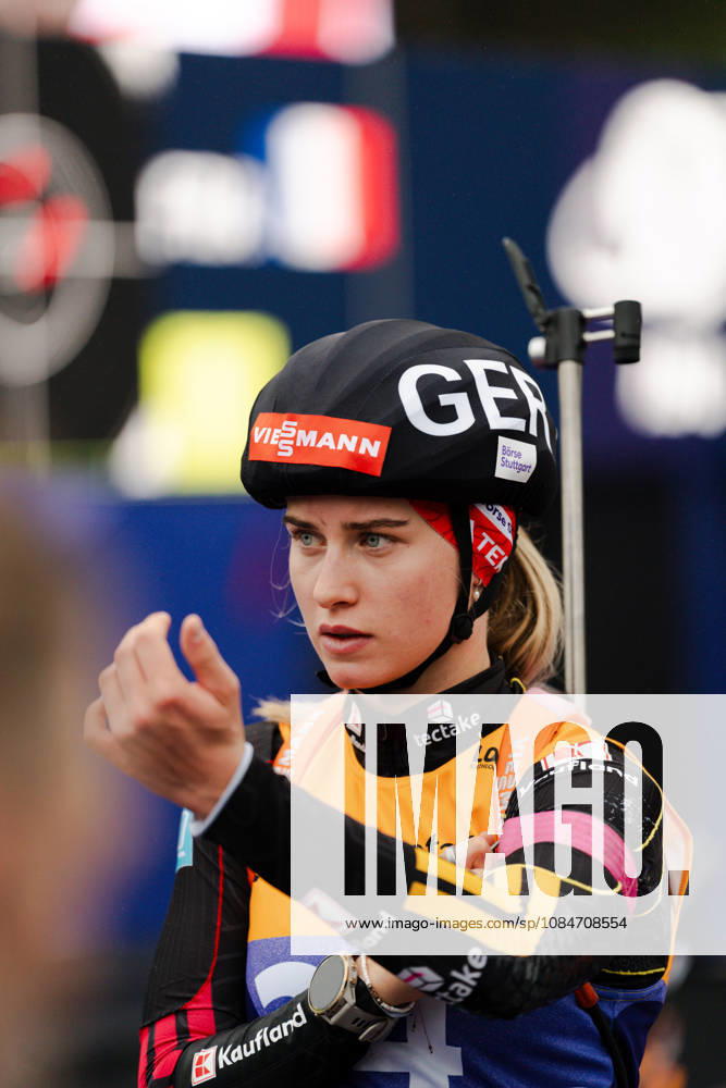 GER, Biathlon, Frauen, IBU Biathlon Loop One Festival 2026, Saison 2026 2027, Super Sprint Qualifikation Damen Heat 1-4 Johanna Puff ( DEU, 43 ) im Portrait beim Aufwärmen München Olympiapark Bayern Deutschland