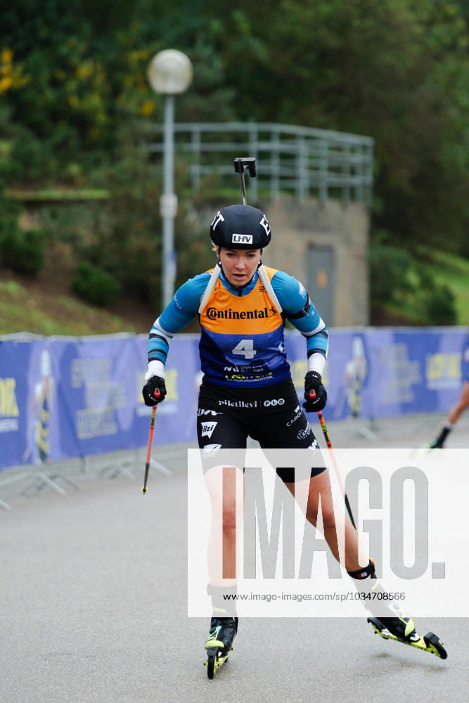 GER, Biathlon, Frauen, IBU Biathlon Loop One Festival 2026, Saison 2026 2027, Super Sprint Qualifikation Damen Heat 1-4 Regina Ermits ( EST, 4 ) in der Kurve München Olympiapark Bayern Deutschland